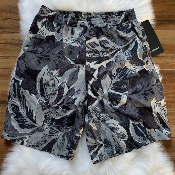 lululemon athletica Other - Lululemon pace breaker shorts lined men’s medium